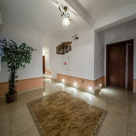 ゲストハウス Sloneczny Dworek ビャウィ・ドゥナイェツ