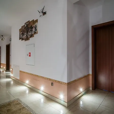 ゲストハウス Sloneczny Dworek