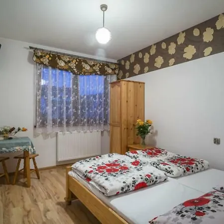 Sloneczny Dworek ゲストハウス *